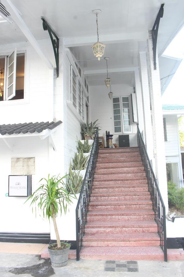 The White Bed And Breakfast Bacolod Zewnętrze zdjęcie