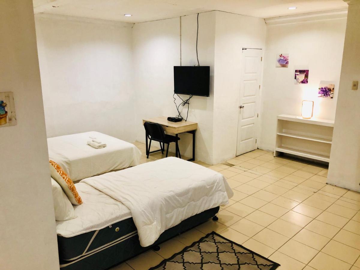 The White Bed And Breakfast Bacolod Pokój zdjęcie